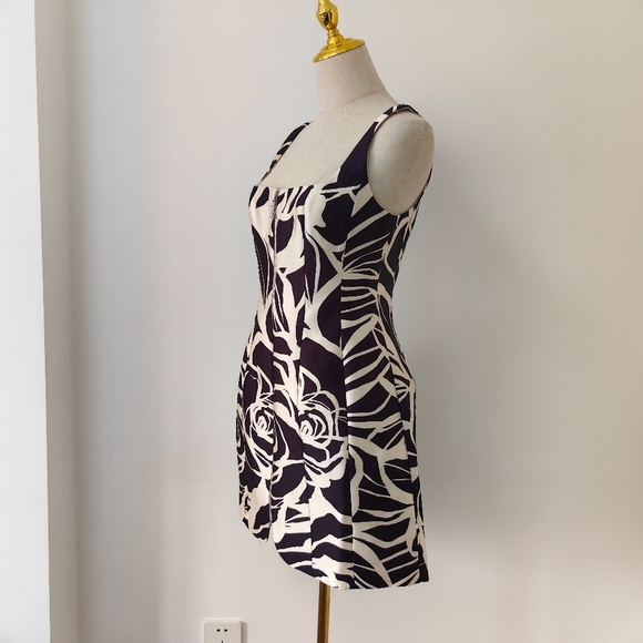 Alexis Claire Dress - Picture 5 of 11